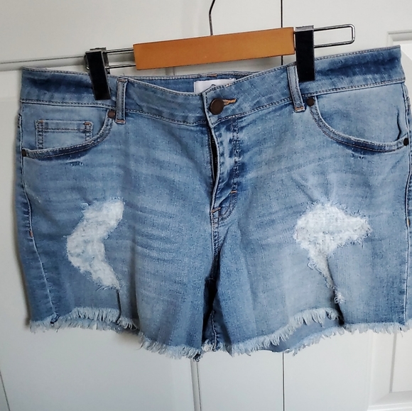 Short jeans